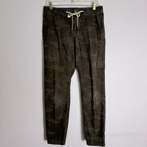 Vuori Men’s Camo Ripstop Cotton Distressed Pants